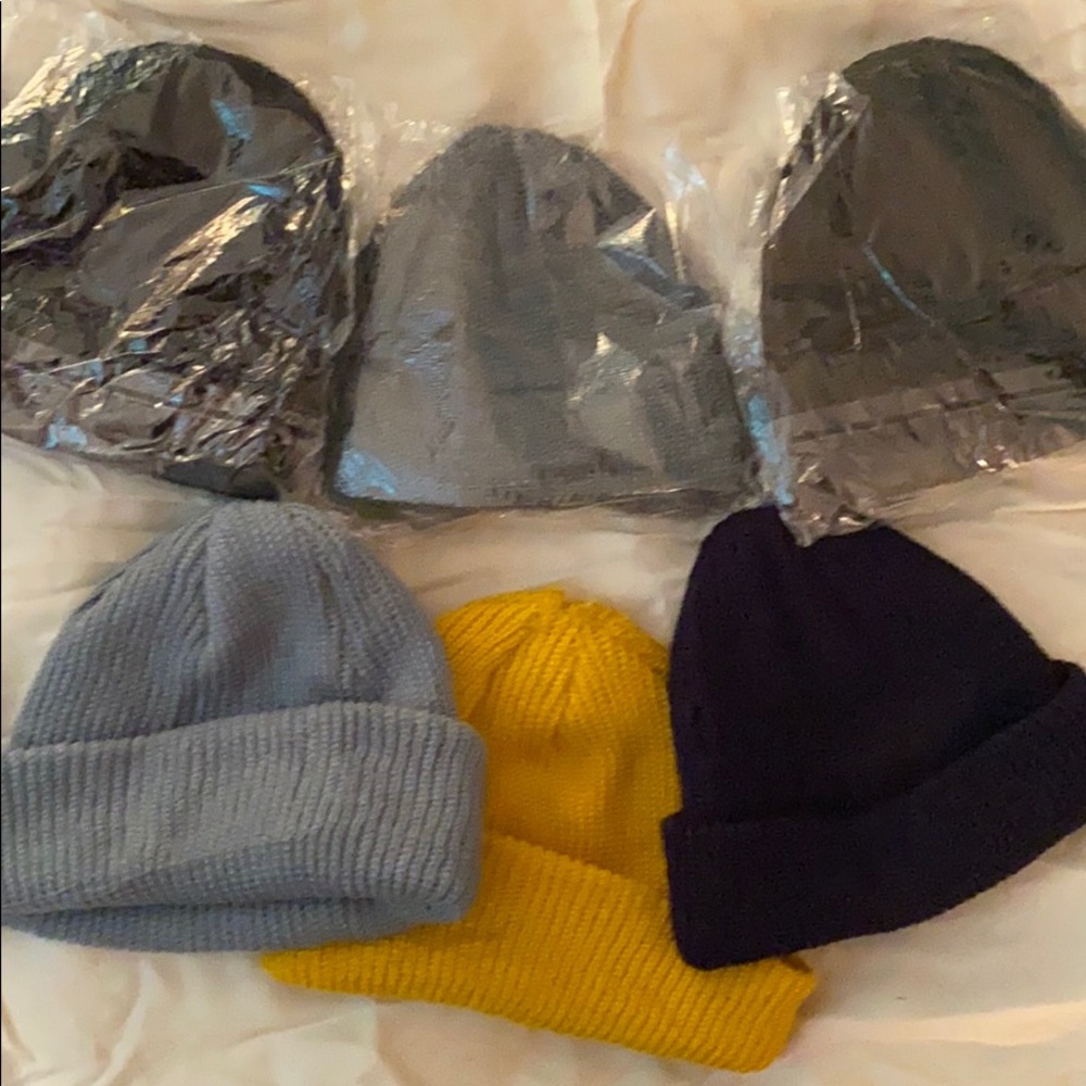 6 Piece Beanie set!